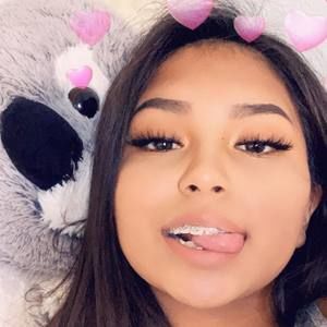 Meet your Posher, Valentina